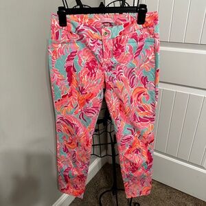 Lilly Pulitzer Pink/Red Paisley crop chino - Size 4
